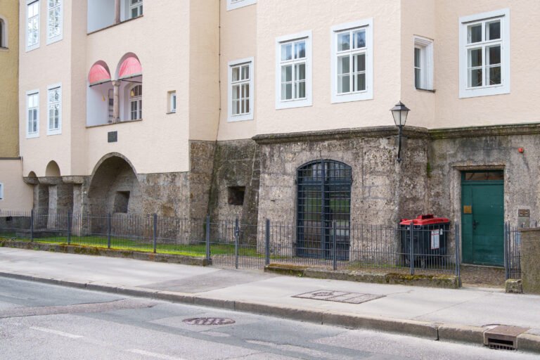 Gebäudeansicht der Grafischen Werkstatt im Traklhaus