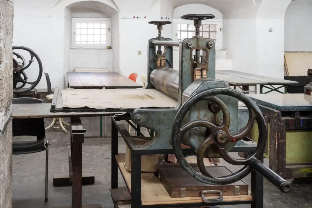 Druckpresse in der Grafischen Werkstatt im Traklhaus